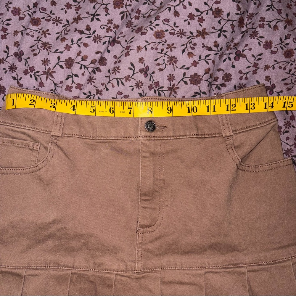 Hollister Tan Mini Skirt with Pleats - Picture 4 of 6